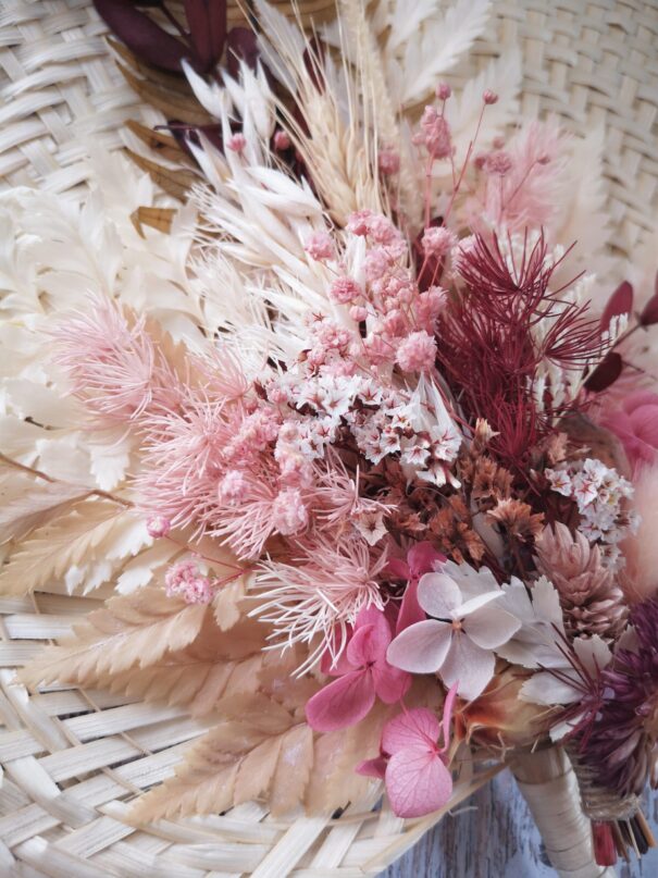 Eventail en bambou orné de fleurs séchées - Pax – Image 5