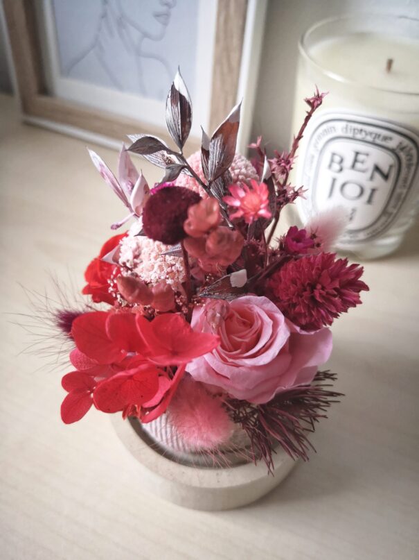 Cloche de fleurs séchées - Pluie de roses – Image 3