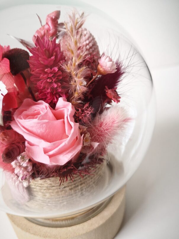 Cloche de fleurs séchées - Pluie de roses – Image 8