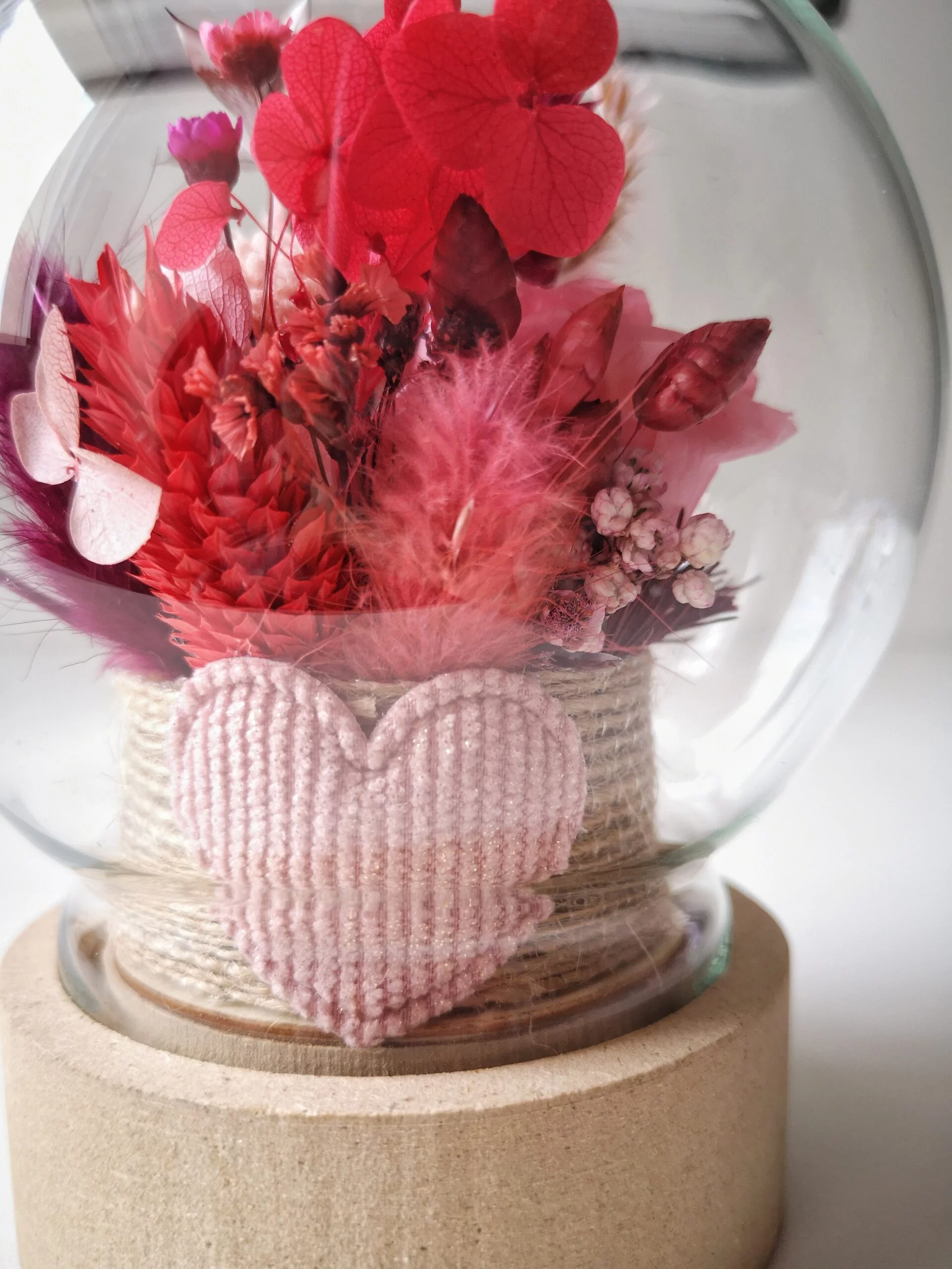 Cloche de fleurs séchées - Pluie de roses – Image 2