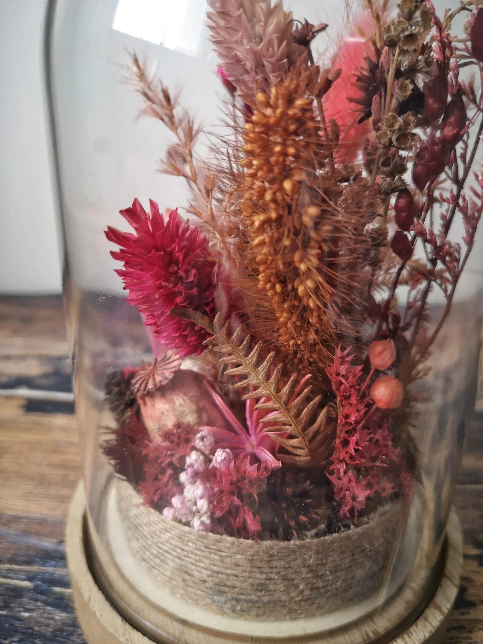 Cloche de fleurs séchées Rose et Marron – “Galathée” – Image 5