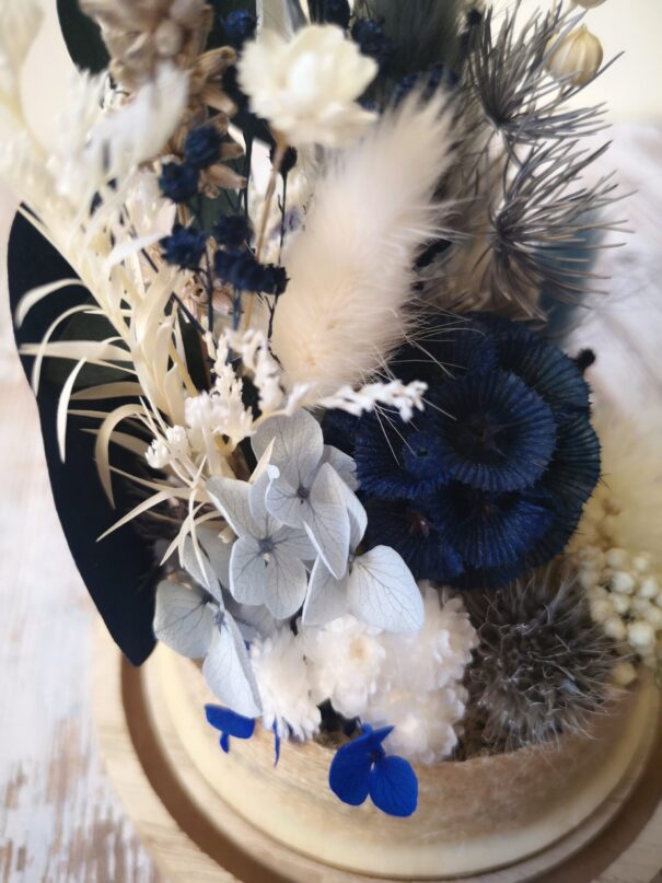 Cloche de fleurs séchées bleue - "Galathée" – Image 5