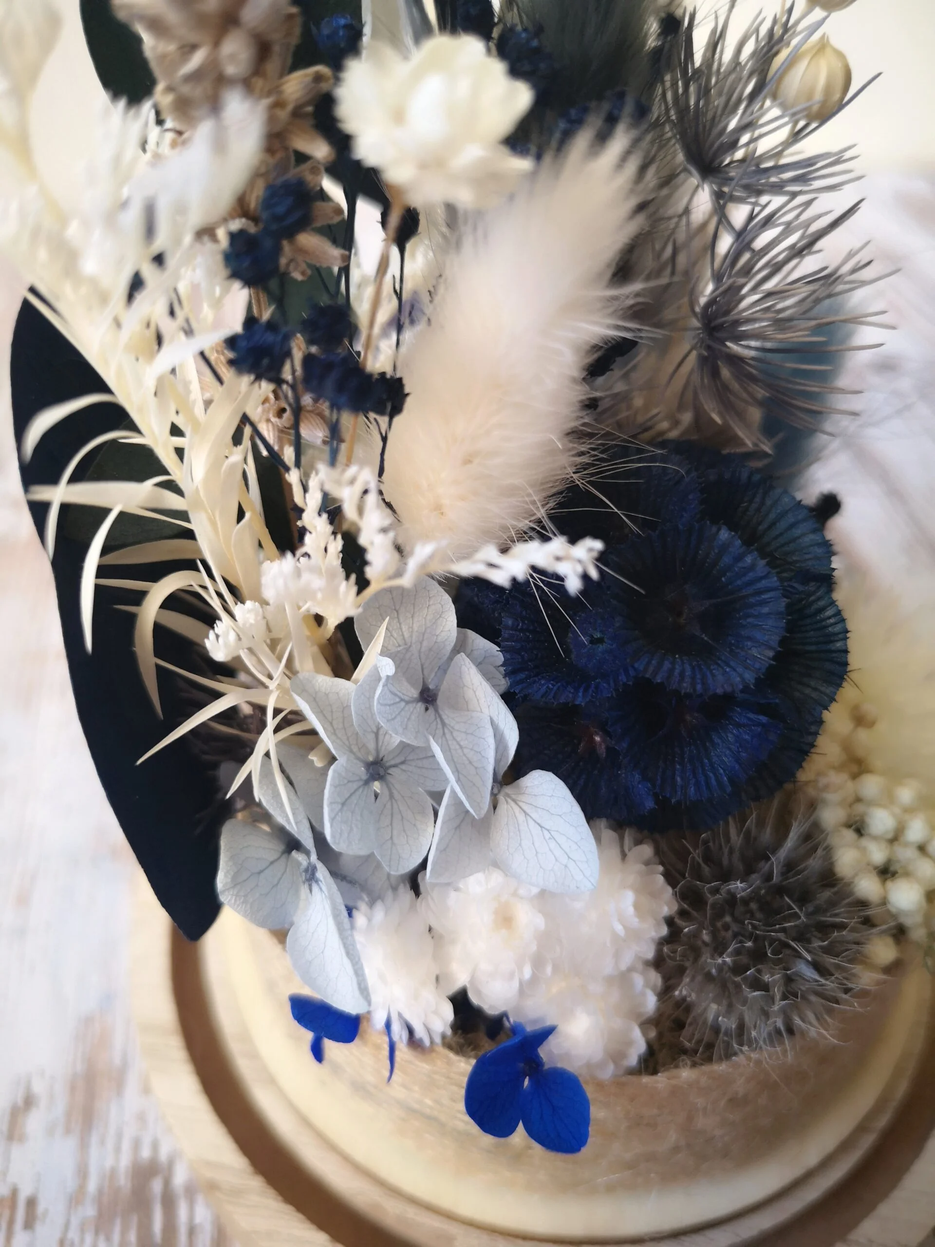 Cloche de fleurs séchées bleue - "Galathée" – Image 5