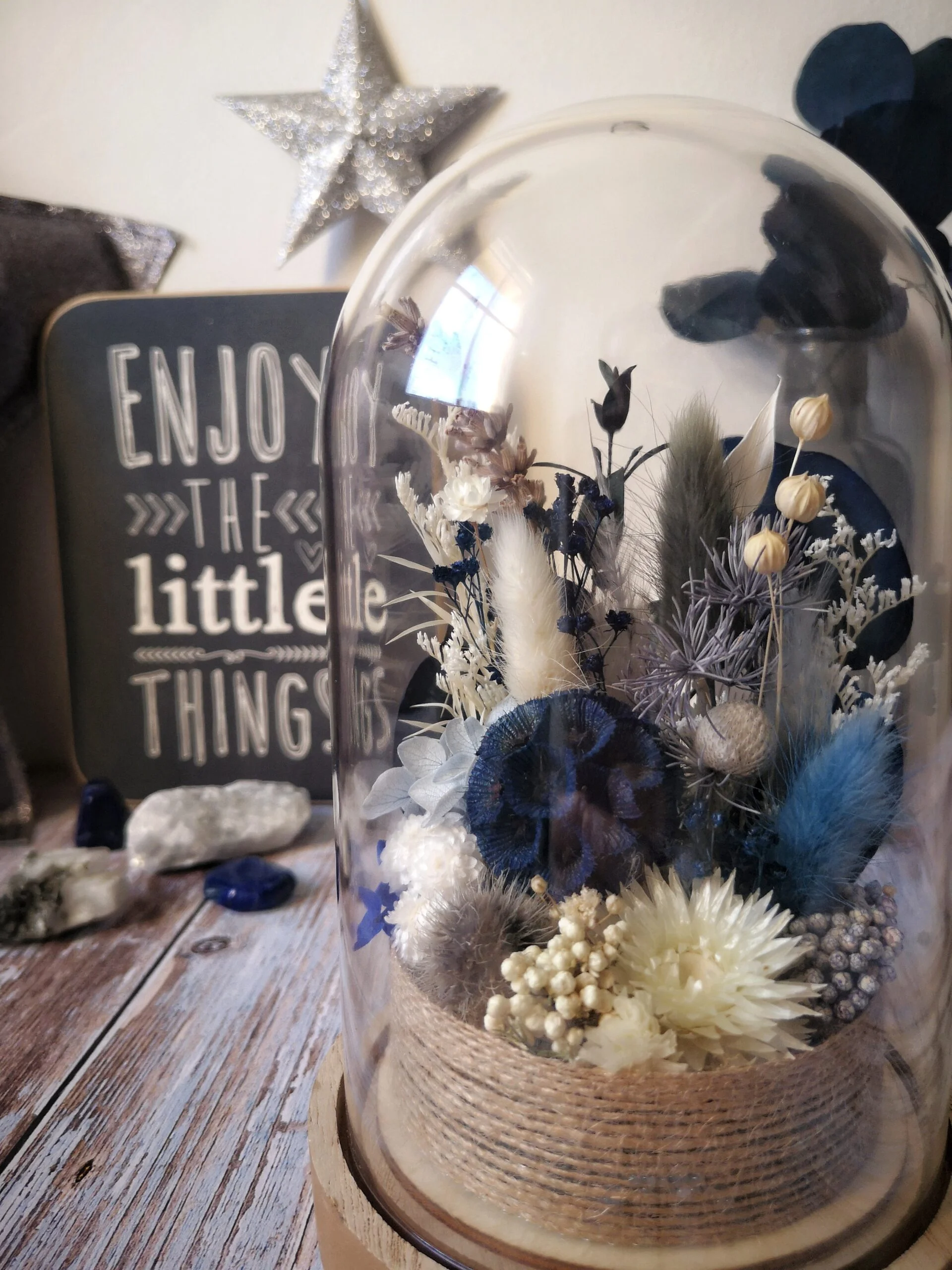 Cloche de fleurs séchées bleue - "Galathée" – Image 2