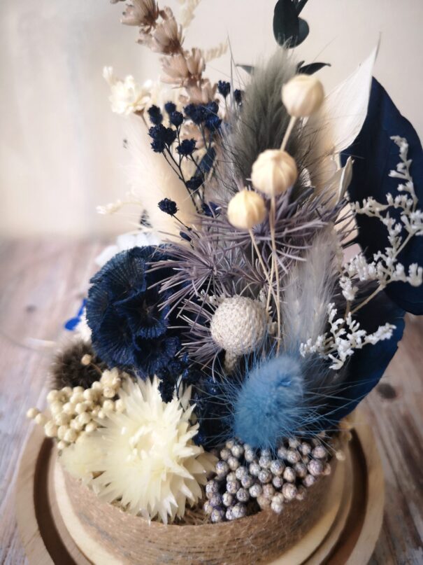 Cloche de fleurs séchées bleue - "Galathée" – Image 9
