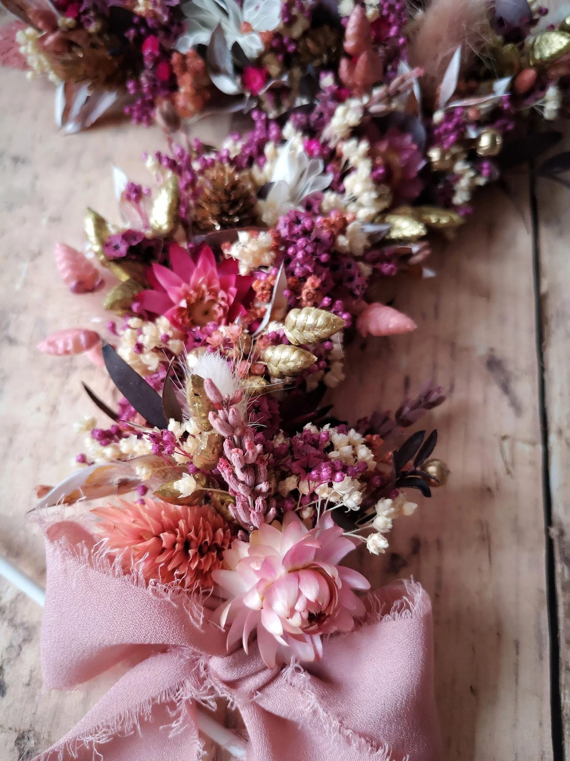 Etoile ornée de fleurs séchées tons rose, doré, violet - Astéries – Image 6