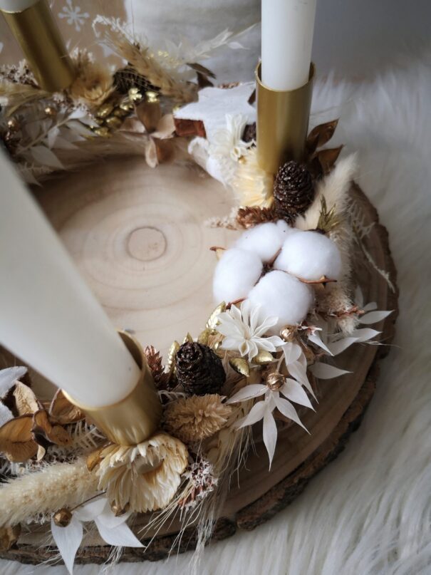 Couronne de l'avent en fleurs séchées à poser – Image 8