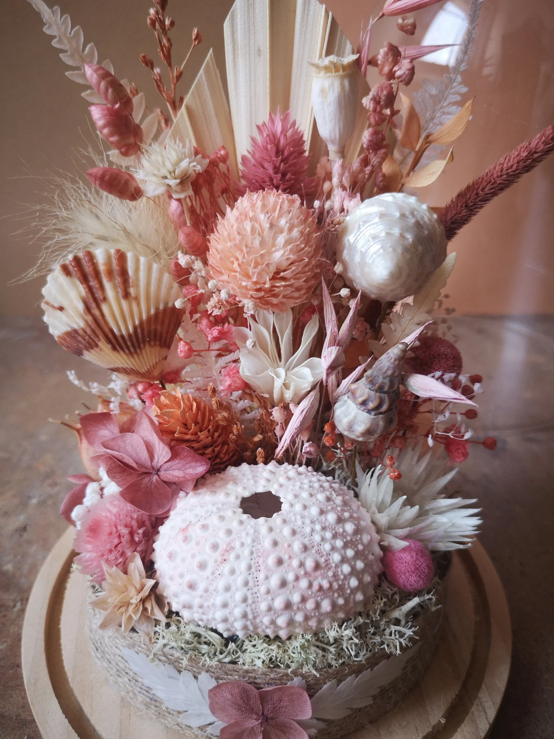 Fleurs séchées sous cloche en verre avec coquillages - "Fleurs des Sables" – Image 17