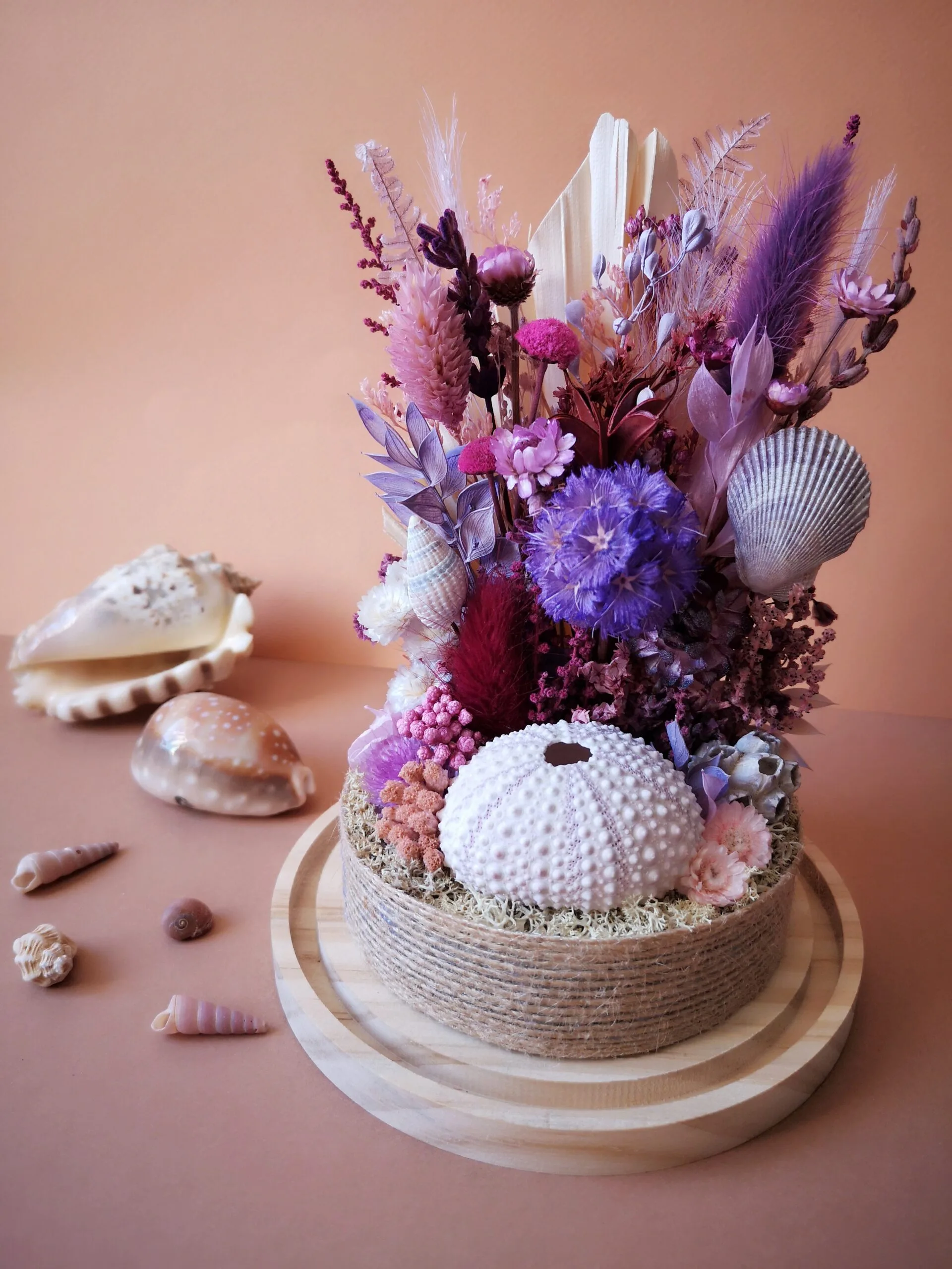 Fleurs séchées sous cloche en verre avec coquillages - "Fleurs des Sables" – Image 14