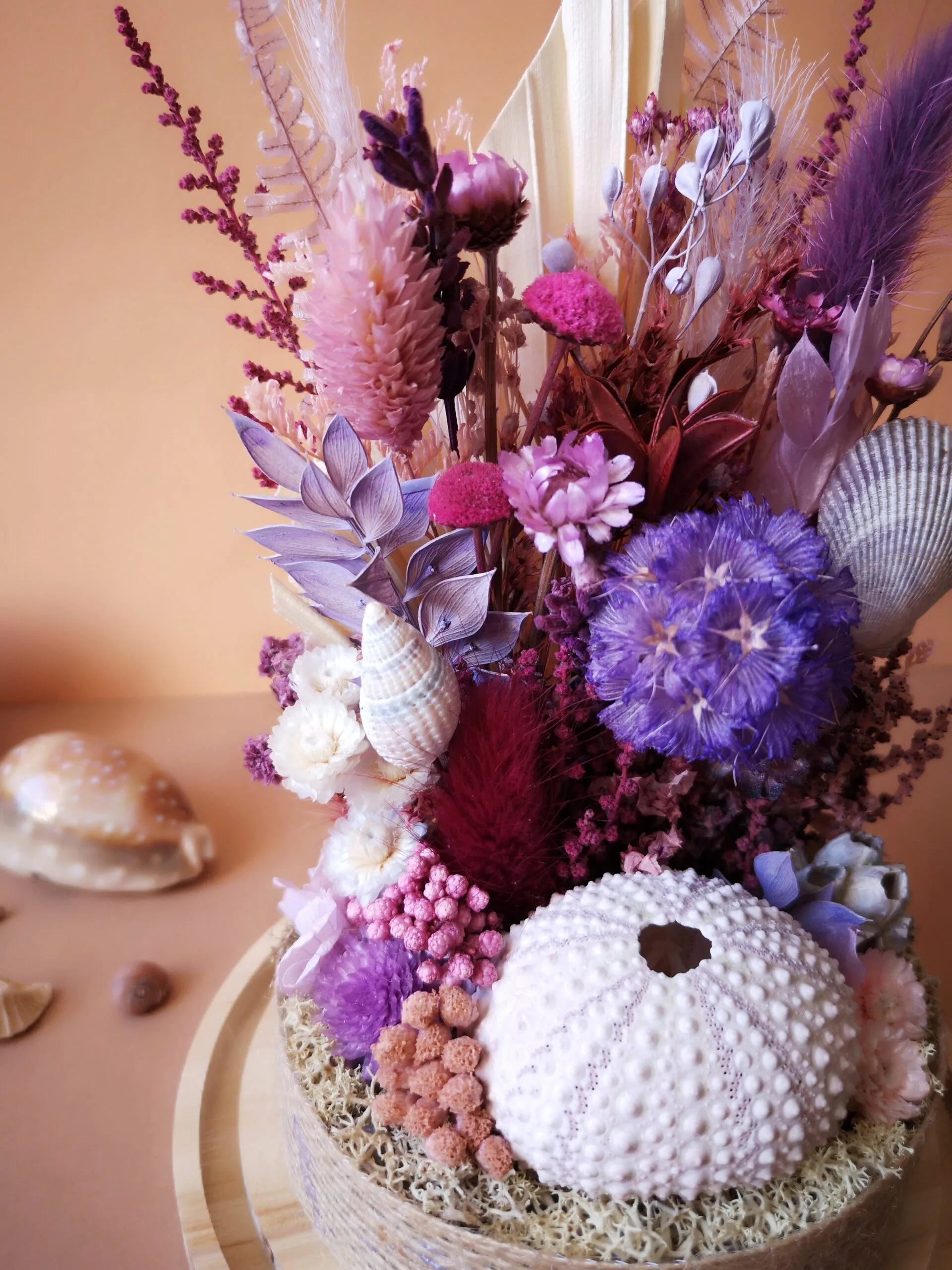 Fleurs séchées sous cloche en verre avec coquillages - "Fleurs des Sables" – Image 15