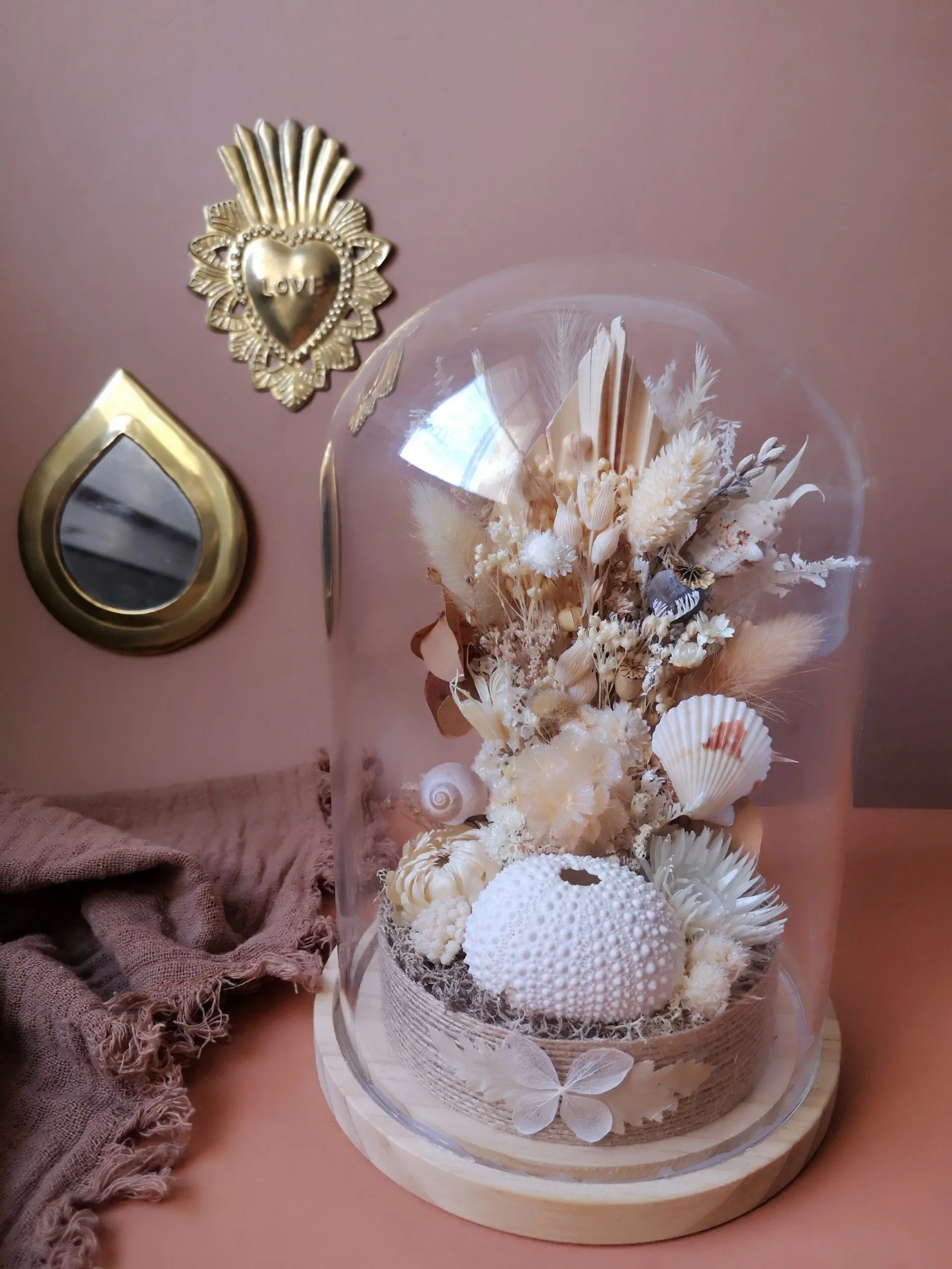 Fleurs séchées sous cloche en verre avec coquillages - "Fleurs des Sables" – Image 8