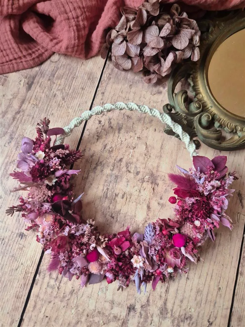 Petite couronne murale en macramé avec fleurs séchées tons rose, parme et prune – “Géorama” – Image 2