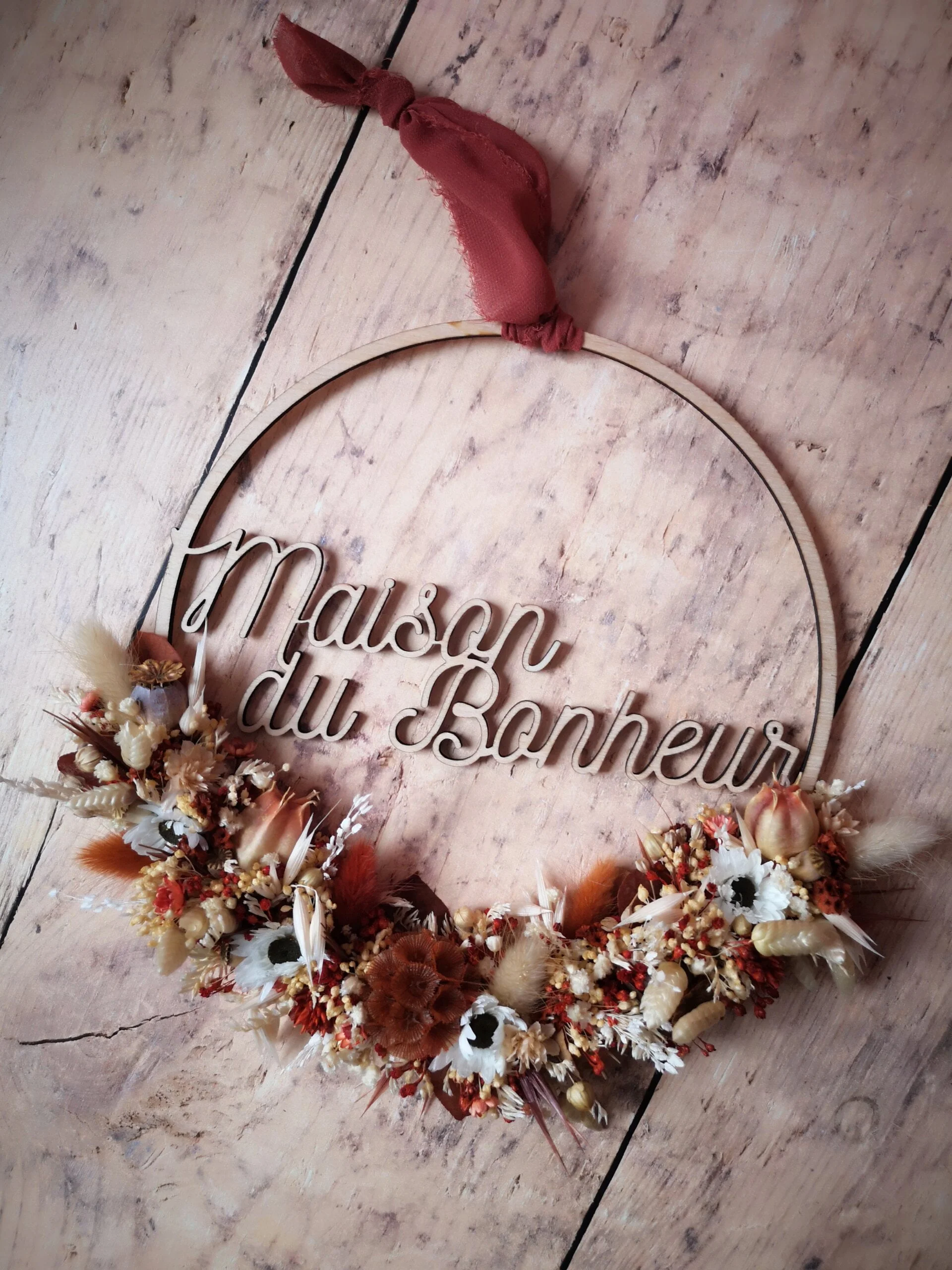 Couronne de fleurs séchées en bois sur mesure avec prénom ou message - "Fleur des bois" – Image 3