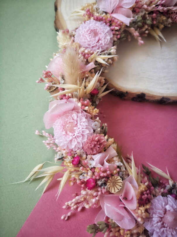 Couronne de fleurs séchées rose, vert et beige – “Printania” – Image 3