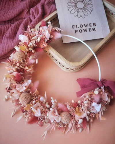 Couronnes de fleurs séchées