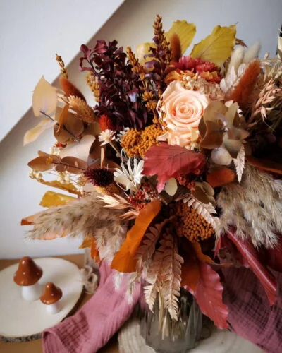 Gros bouquet de fleurs séchées et stabilisées teintes automnales