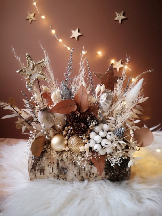 Bûche festive en fleurs séchées pour décorer vos tables lors des fêtes