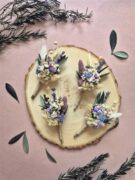 Boutonnière en fleurs séchées sur mesure - Adultes – Image 19