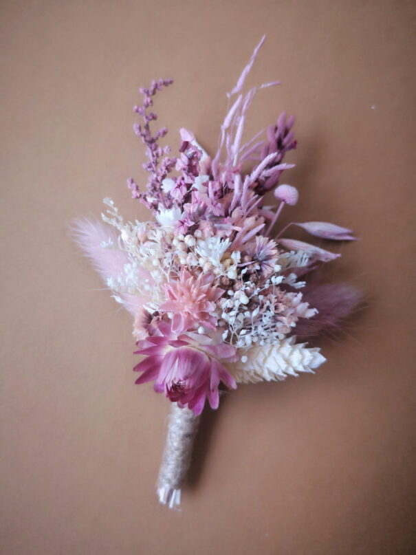 Boutonnière en fleurs séchées sur mesure - Adultes – Image 5