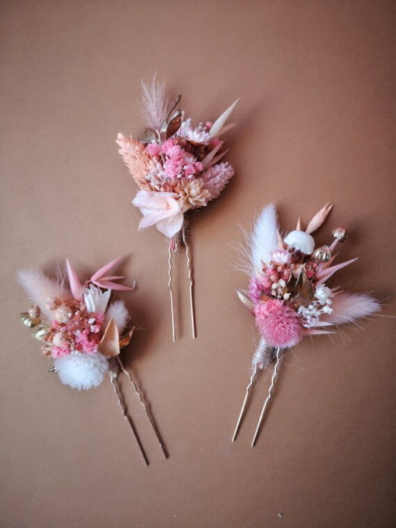 Epingles à chignon fleurs séchées pour accessoiriser votre coiffure de mariage ou votre tenu pour un évènement bohème ou champêtre.