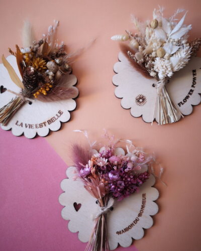 Magnets fleuris et aimants ornés de fleurs séchées