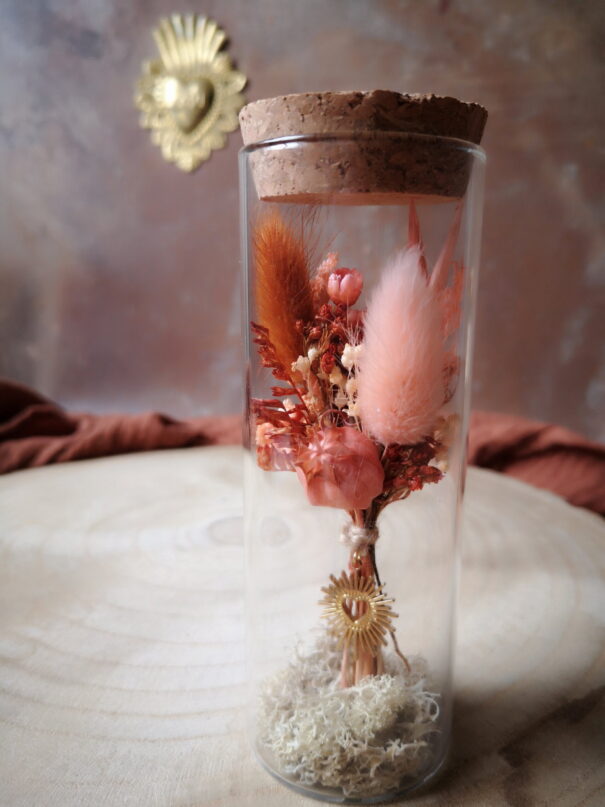 Fiole fleurie avec cœur - Mini bouquet de fleurs séchées – Image 3