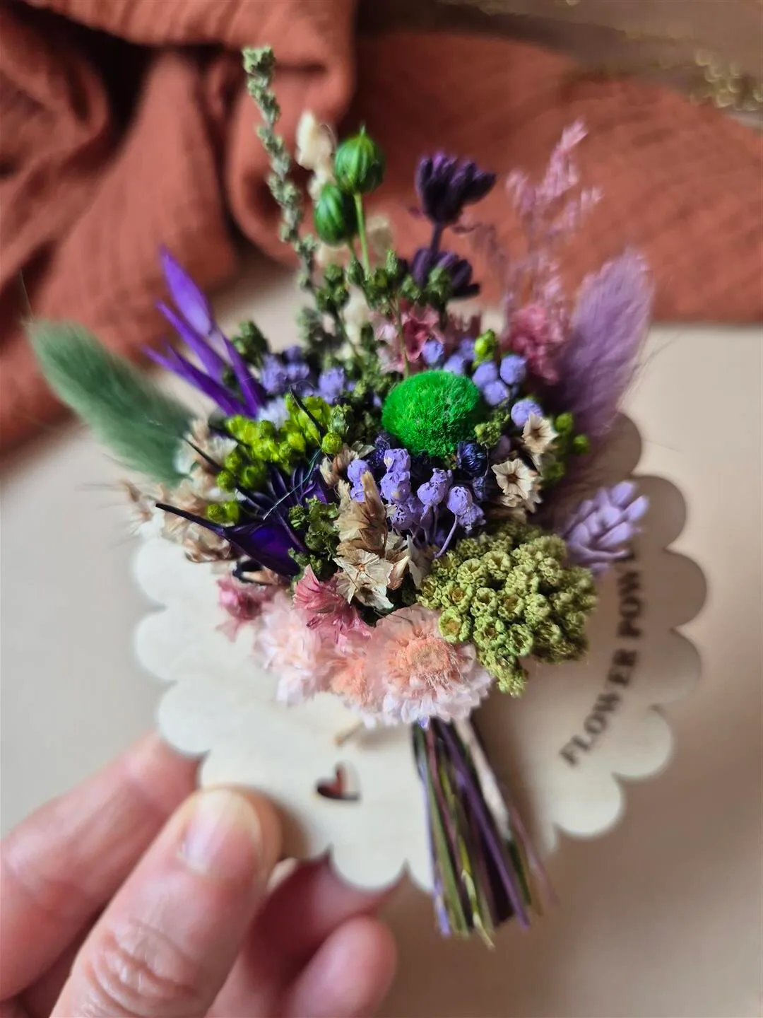 Aimant mini bouquet de fleurs séchées sur support en bois avec phrase inspirante - "Eole" – Image 3