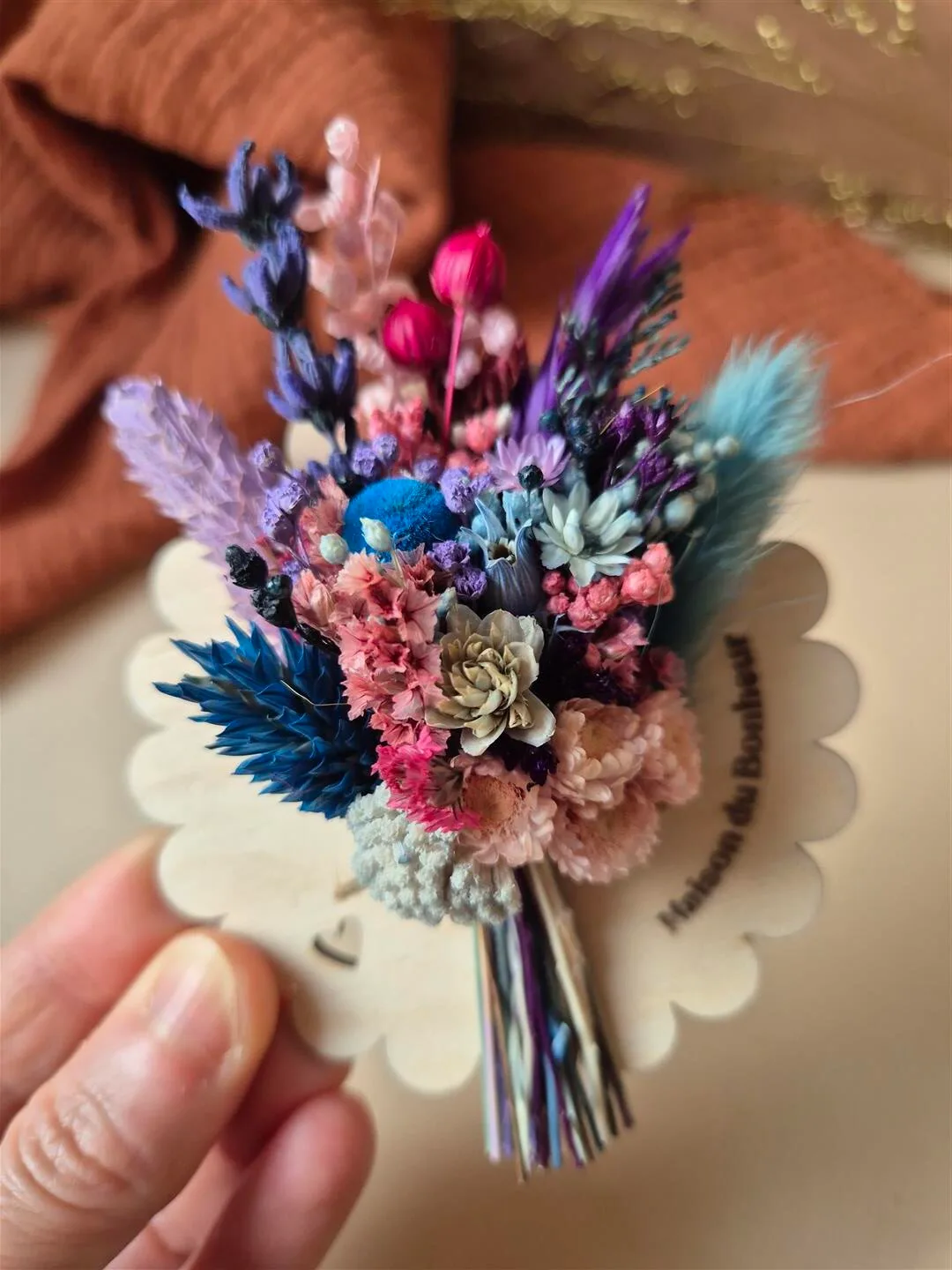 Aimant mini bouquet de fleurs séchées sur support en bois avec phrase inspirante - "Eole" – Image 5