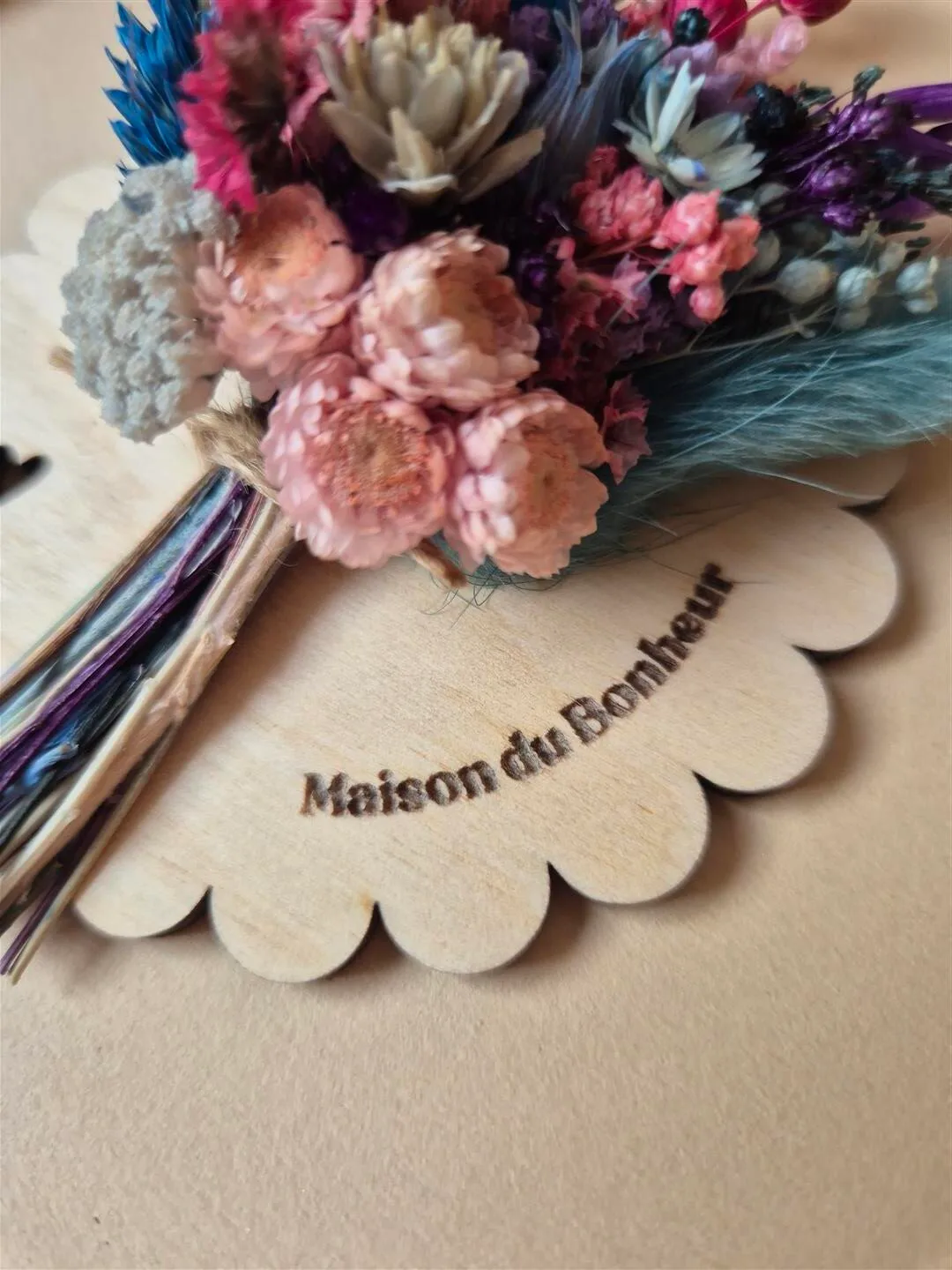 Aimant mini bouquet de fleurs séchées sur support en bois avec phrase inspirante - "Eole" – Image 6