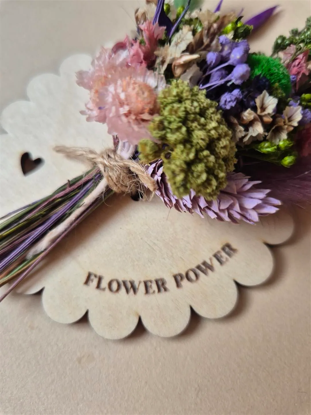 Aimant mini bouquet de fleurs séchées sur support en bois avec phrase inspirante - "Eole" – Image 8