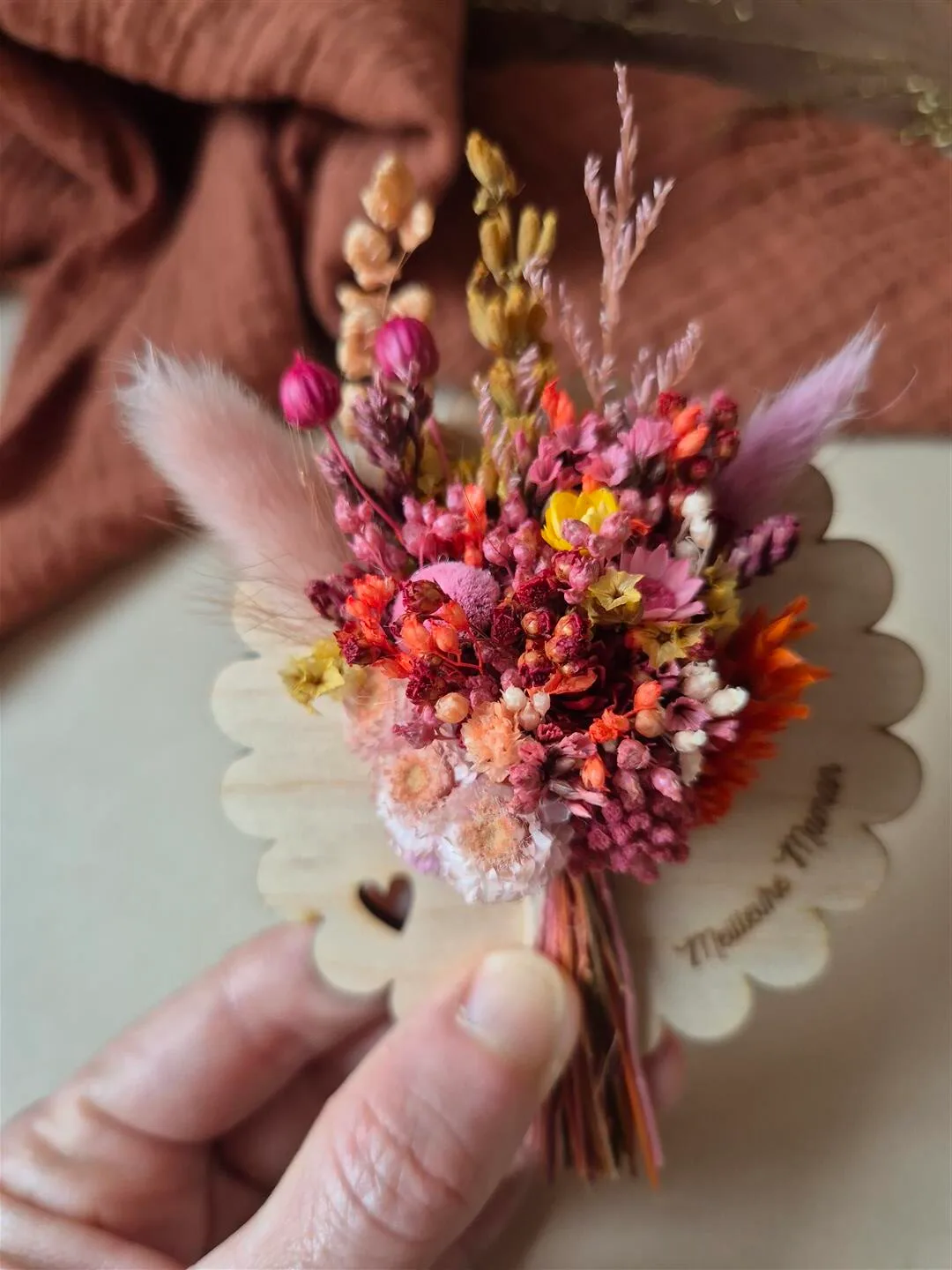 Aimant mini bouquet de fleurs séchées sur support en bois avec phrase inspirante - "Eole" – Image 10