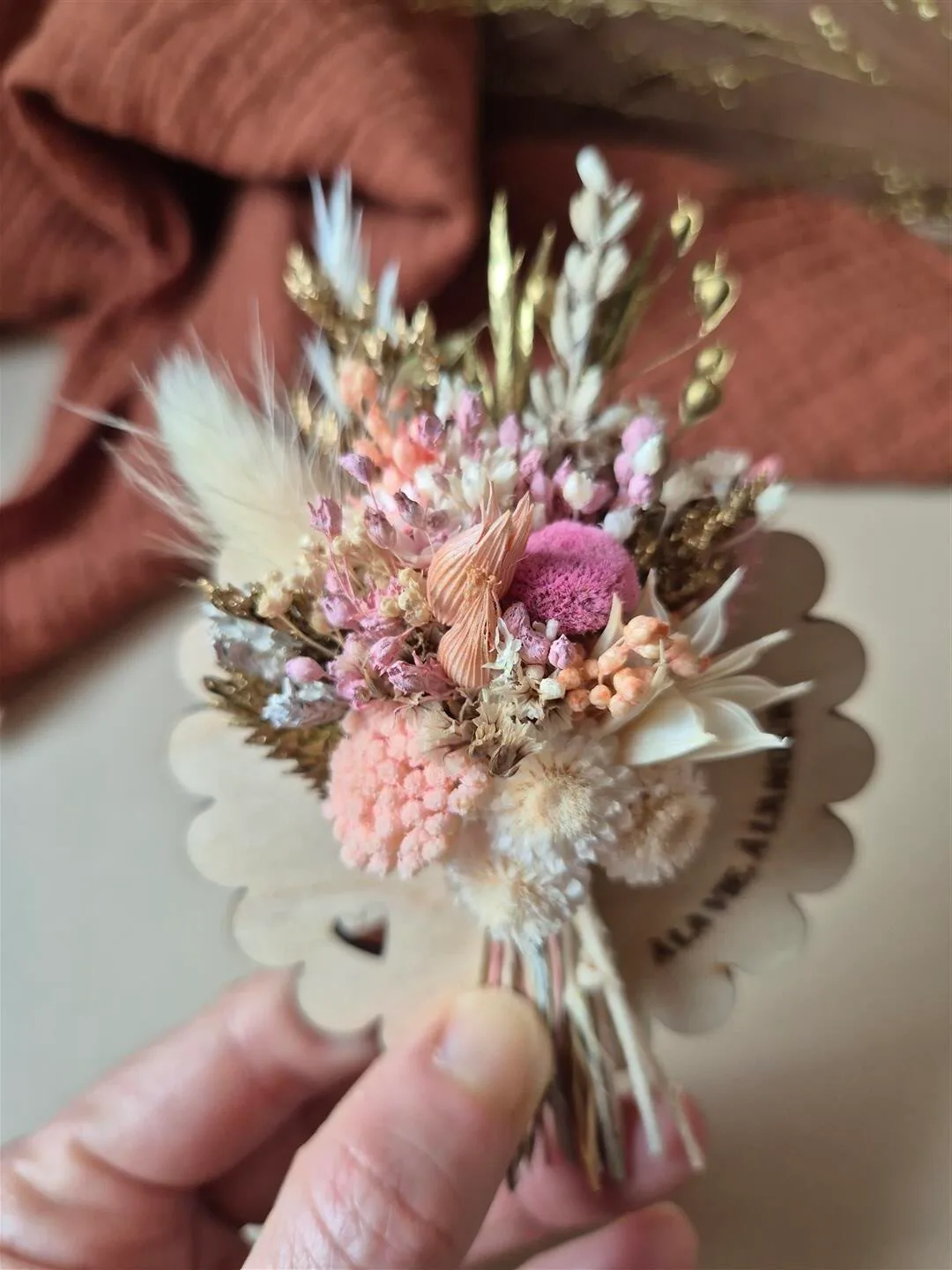 Aimant mini bouquet de fleurs séchées sur support en bois avec phrase inspirante - "Eole" – Image 11