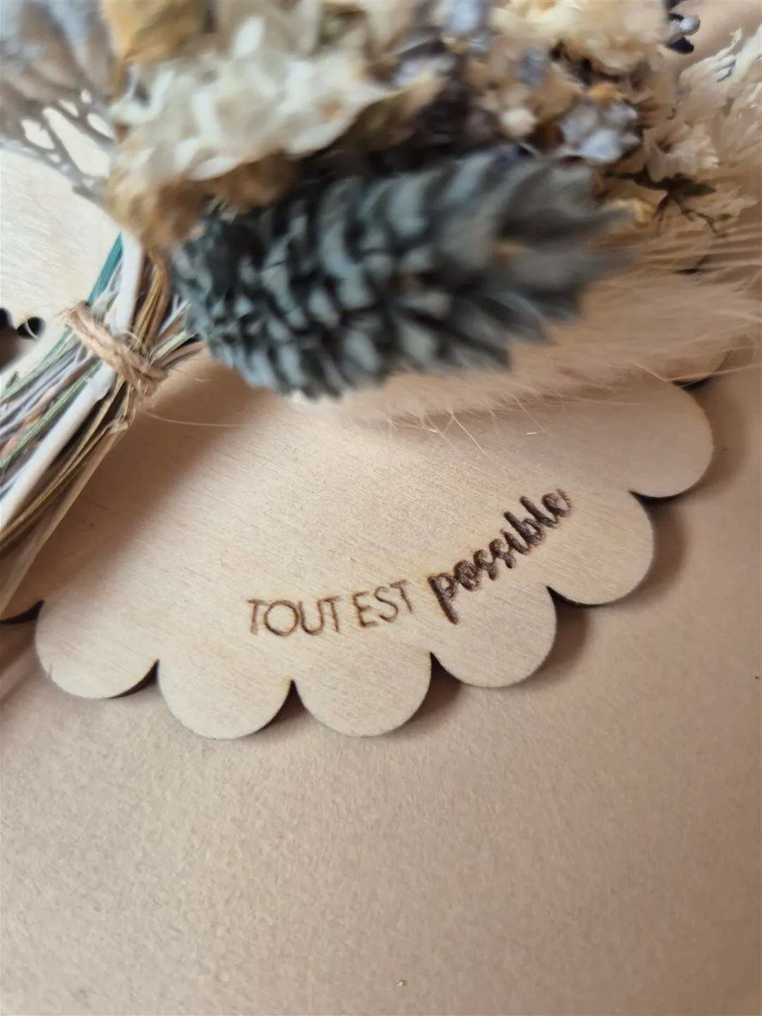 Aimant mini bouquet de fleurs séchées sur support en bois avec phrase inspirante - "Eole" – Image 14