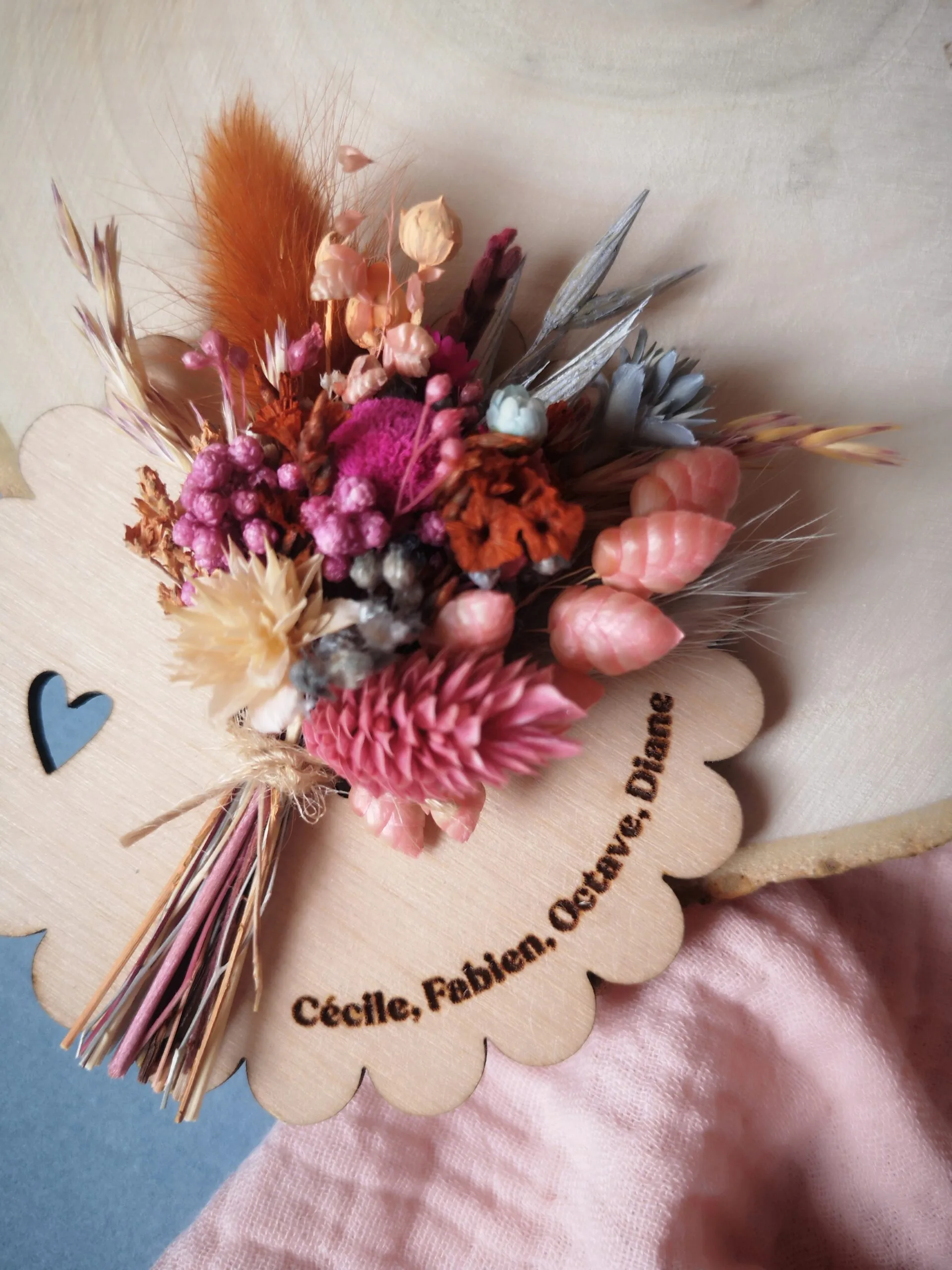 Aimant mini bouquet de fleurs séchées sur support en bois avec phrase inspirante - "Eole" – Image 19