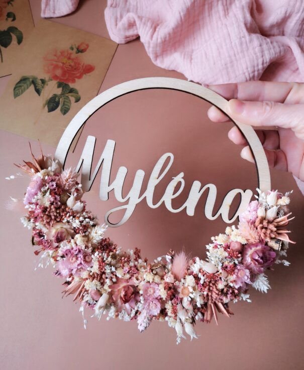 Couronne de fleurs séchées en bois avec prénom ou message - "Fleur des bois" – Image 10