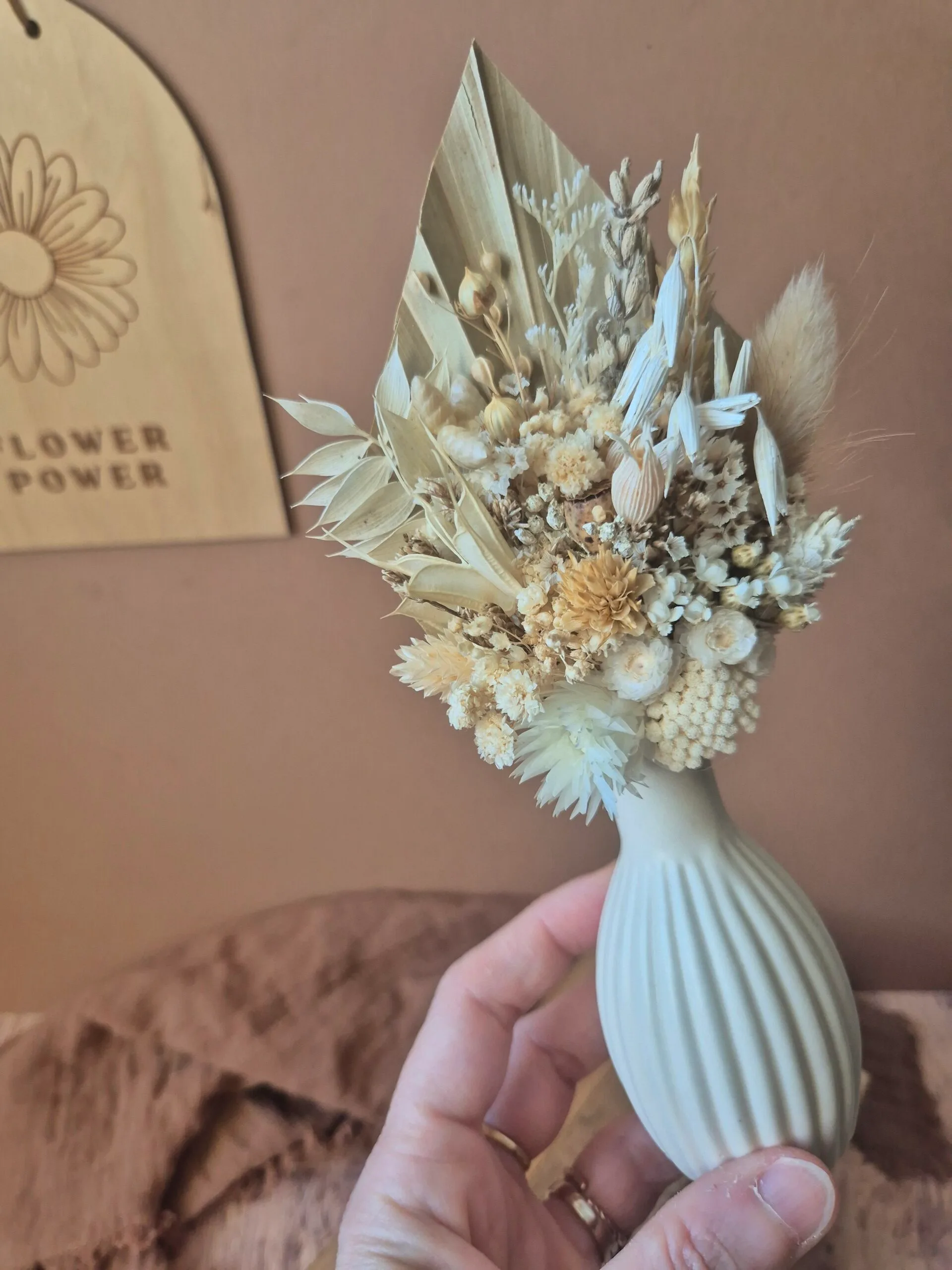 Mini bouquet de fleurs séchées avec son vase – Image 10