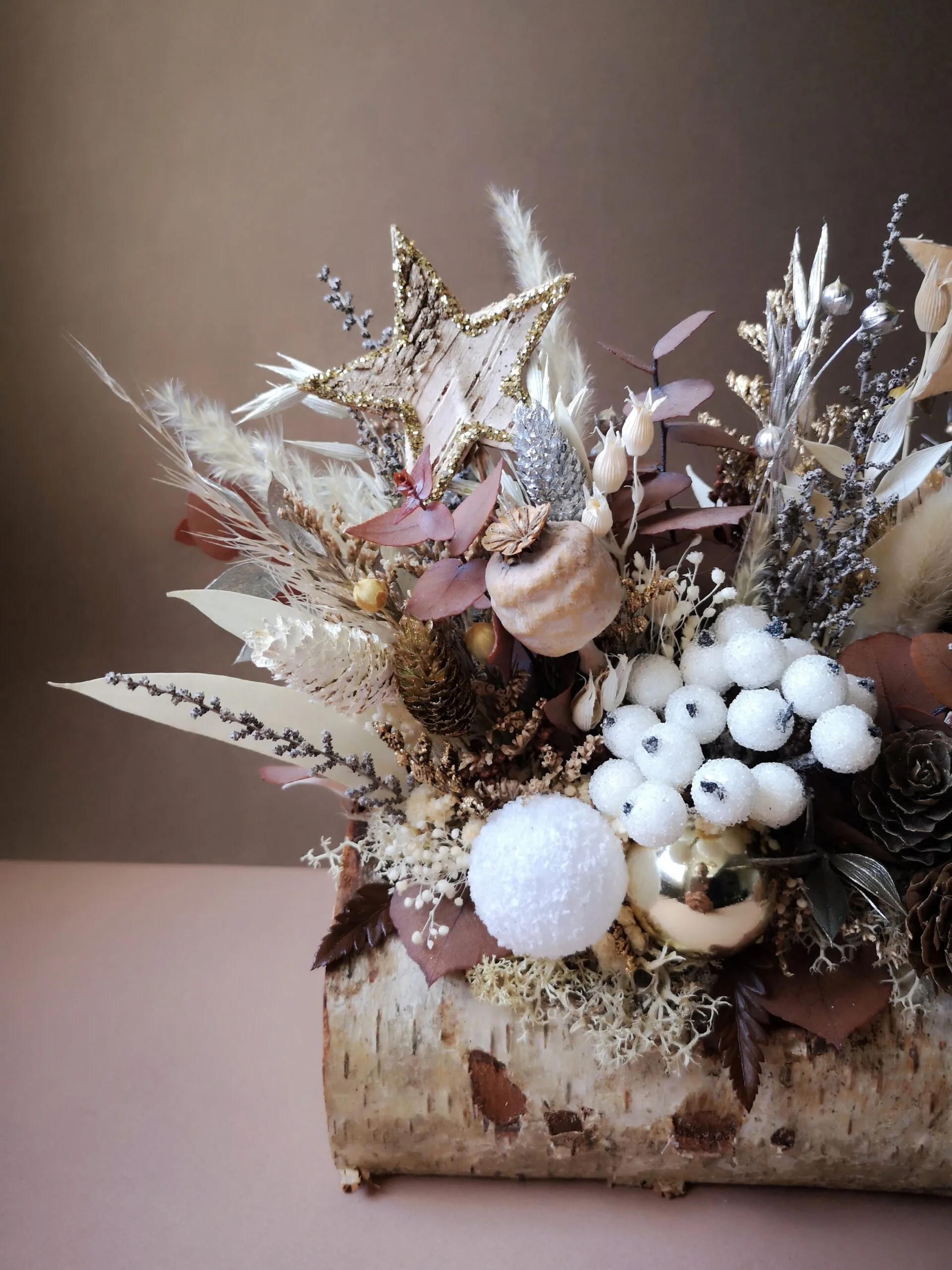 Bûchette festive ornée de fleurs séchées et stabilisées – Image 7