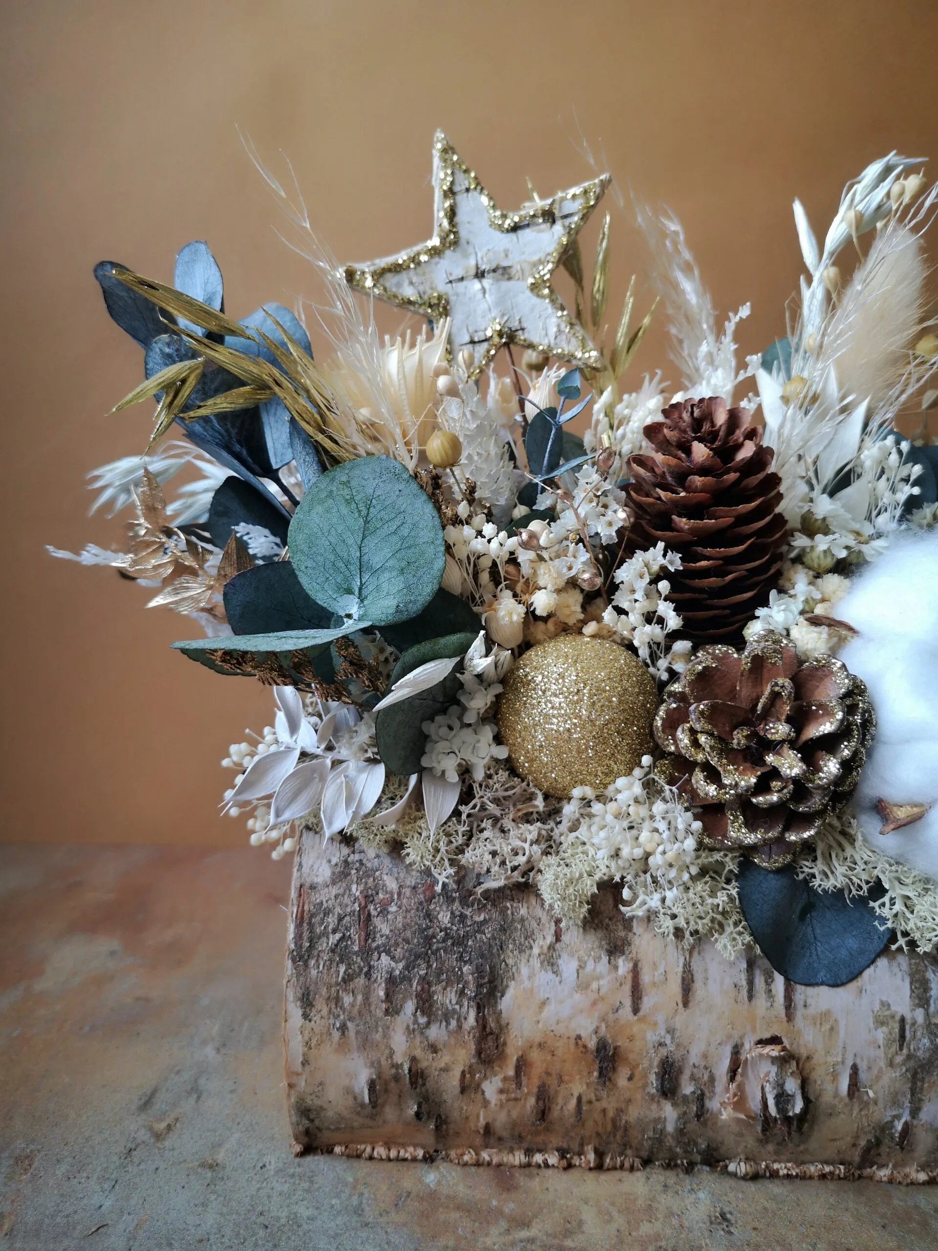 Bûchette festive ornée de fleurs séchées et stabilisées – Image 17