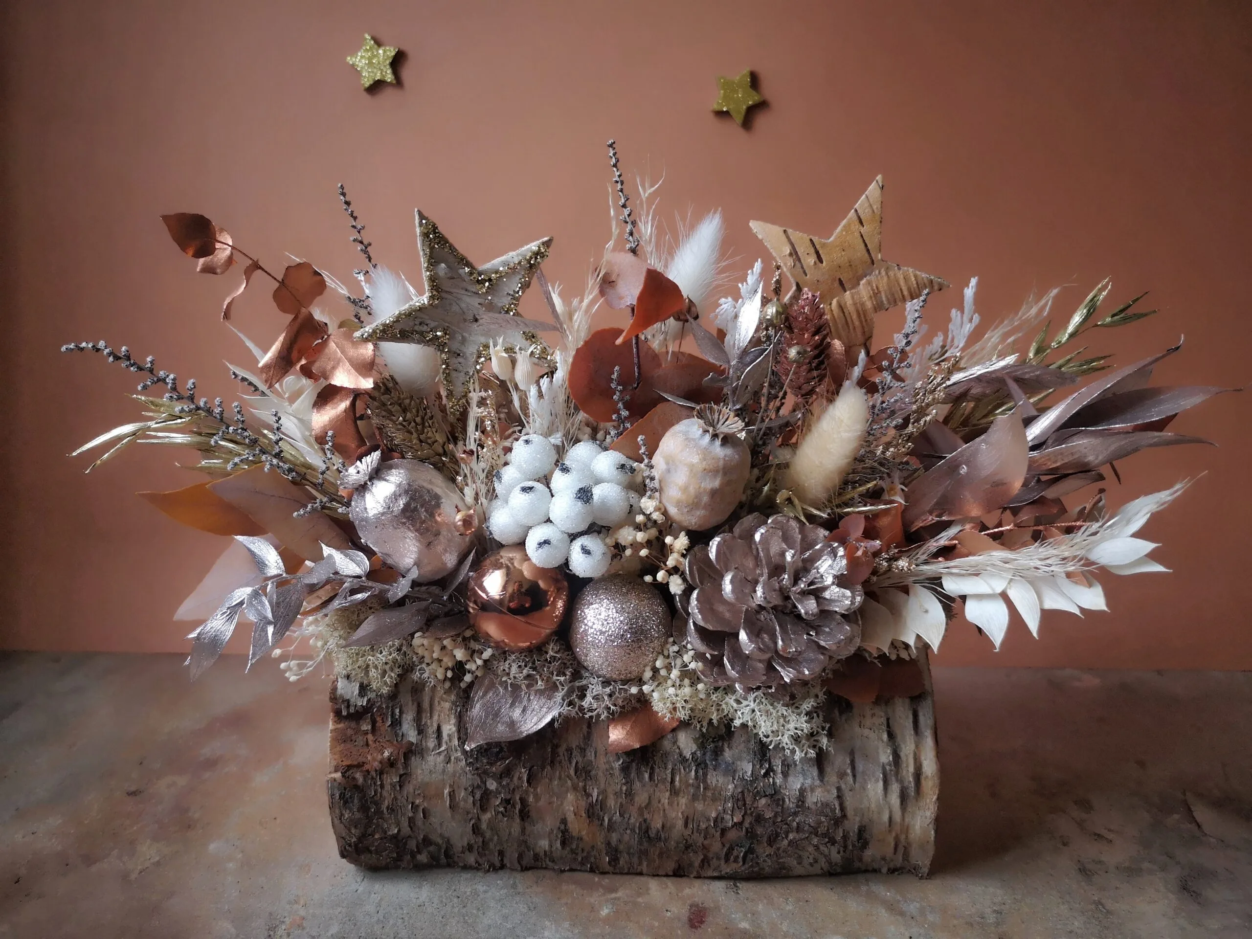 Bûchette festive ornée de fleurs séchées et stabilisées – Image 20