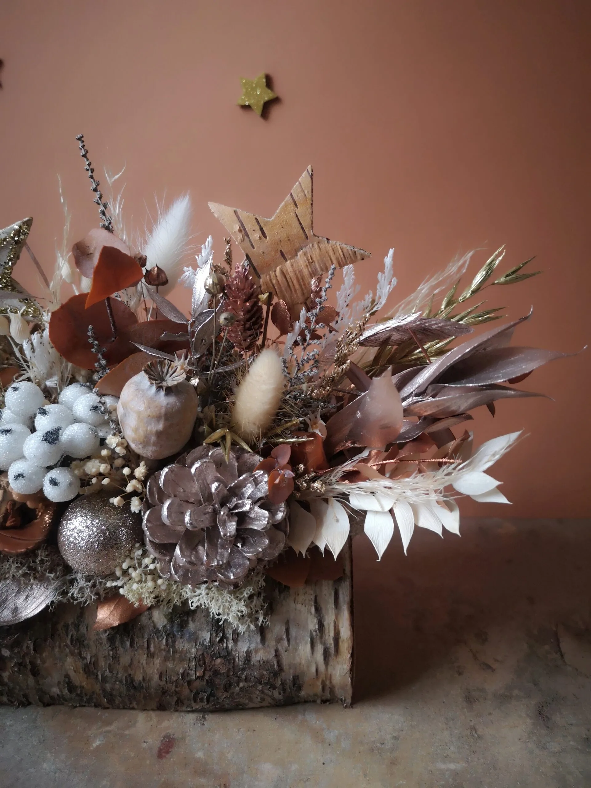 Bûchette festive ornée de fleurs séchées et stabilisées – Image 22