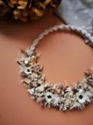 Couronne de fleurs séchées avec macramé tons blanc, beige, marron et touches de doré- "Georama" – Image 2