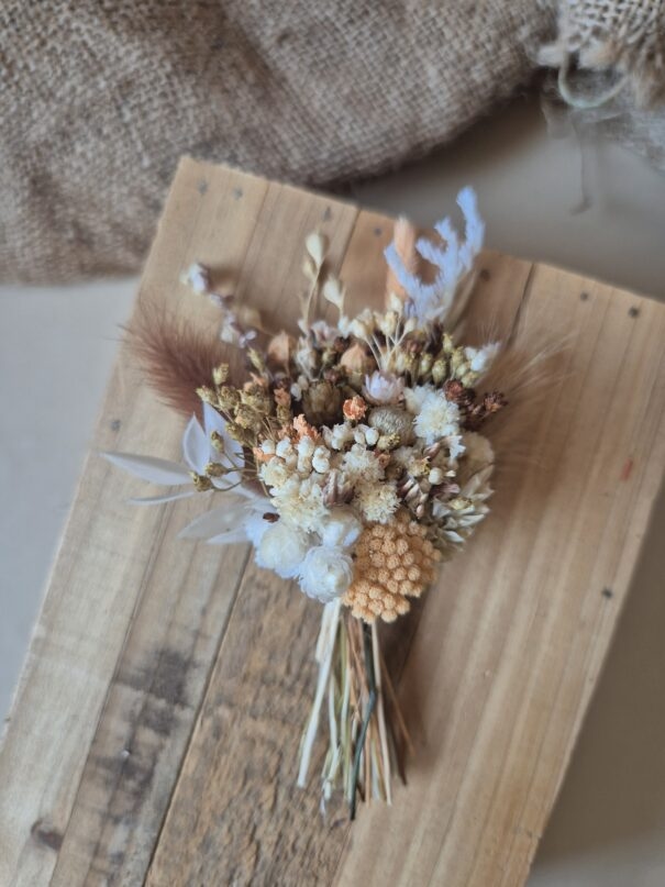 Aimant mini bouquet de fleurs séchées sur support en bois (cadeau maîtresse d'école et ATSEM) – Image 16