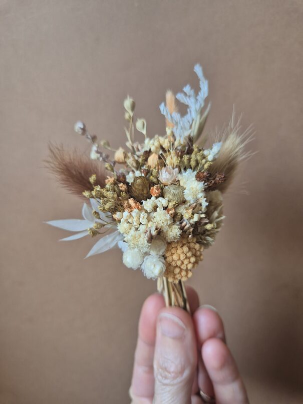 Aimant mini bouquet de fleurs séchées sur support en bois (cadeau maîtresse d'école et ATSEM) – Image 17
