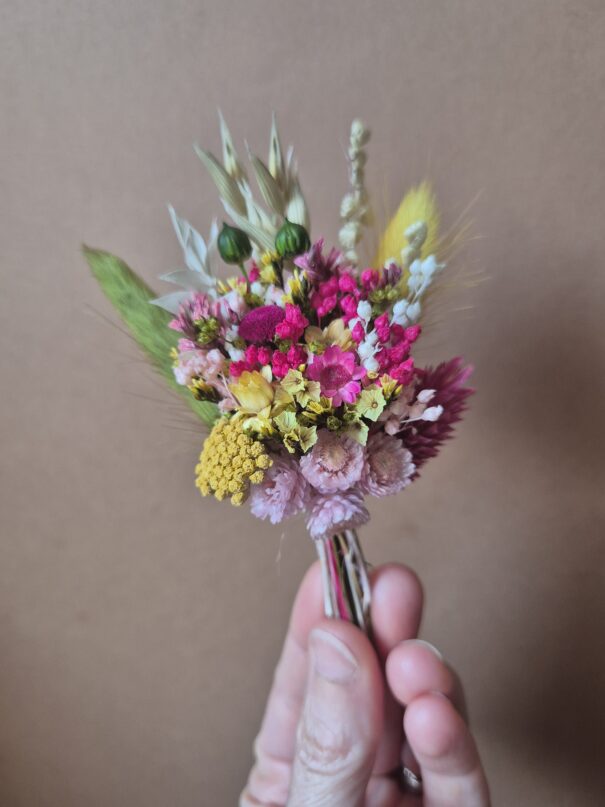 Aimant mini bouquet de fleurs séchées sur support en bois (cadeau maîtresse d'école et ATSEM) – Image 27