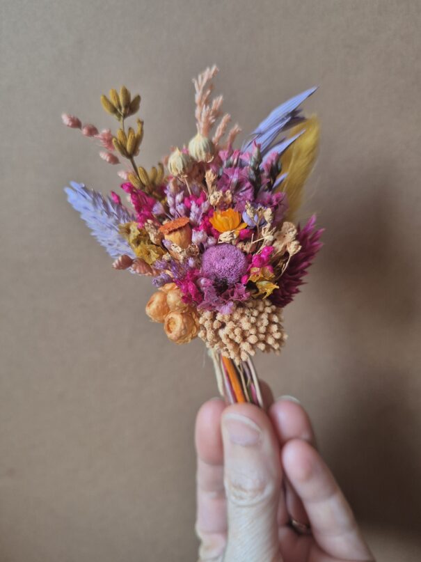 Aimant mini bouquet de fleurs séchées sur support en bois (cadeau maîtresse d'école et ATSEM) – Image 31