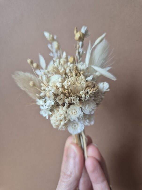 Aimant mini bouquet de fleurs séchées sur support en bois (cadeau maîtresse d'école et ATSEM) – Image 38