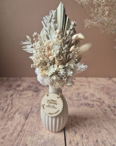 Mini bouquet de fleurs séchées avec médaillon personnalisé pour Elodie