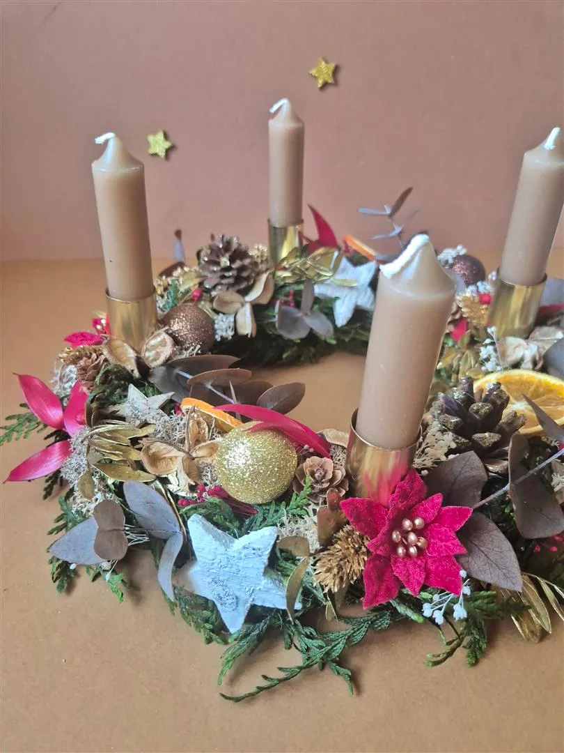 Couronne de l'avent en fleurs séchées et stabilisées -Thème traditionnel nature