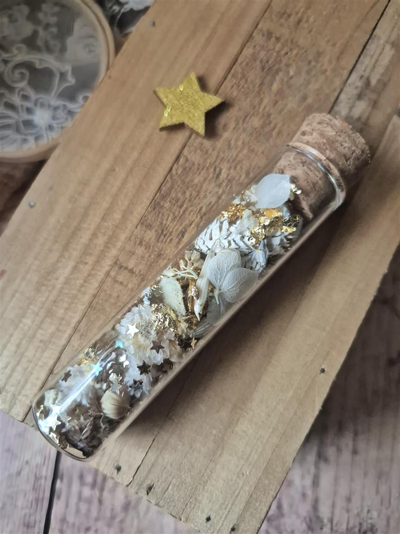 Fiole fleurie façon grigri porte bonheur – Image 13