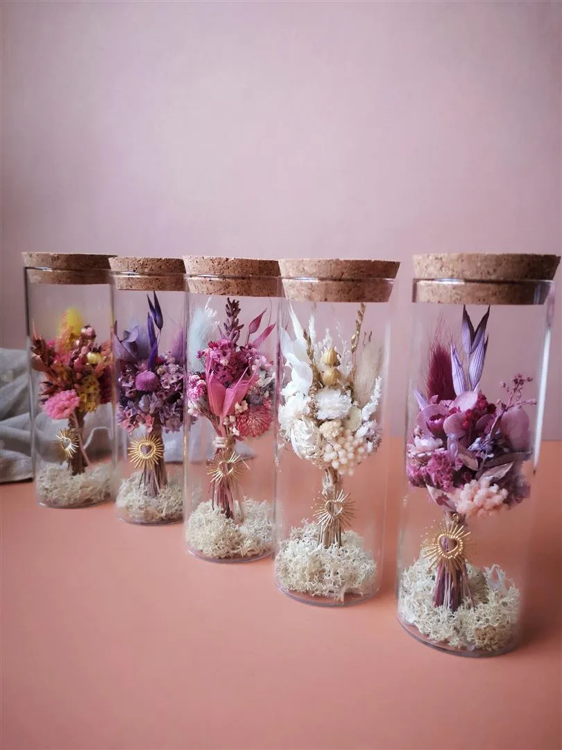 Fiole fleurie avec médaillon - Mini bouquet de fleurs séchées – Image 25